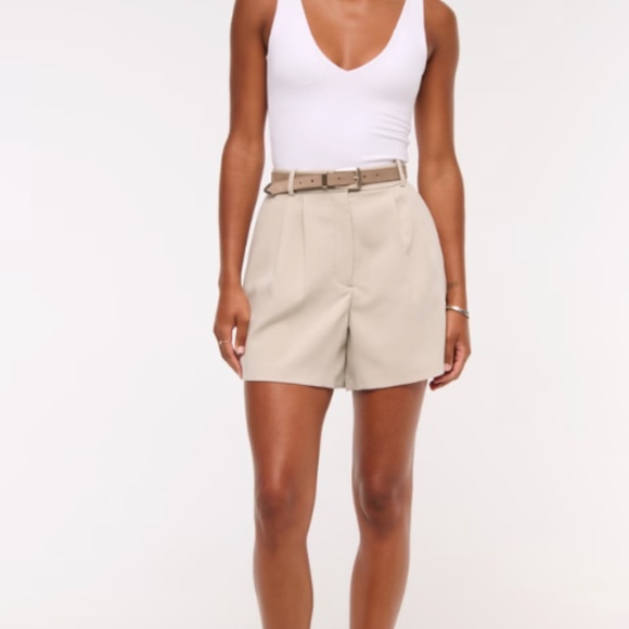 Abercrombie & Fitch Women’s Curve Love Sloan Tailored Shorts White in size 4 - Picture 2 of 5